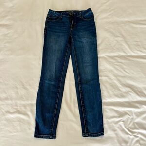 Maurices Everflex High Rise Skinny Jeans Dark Wash Size 8